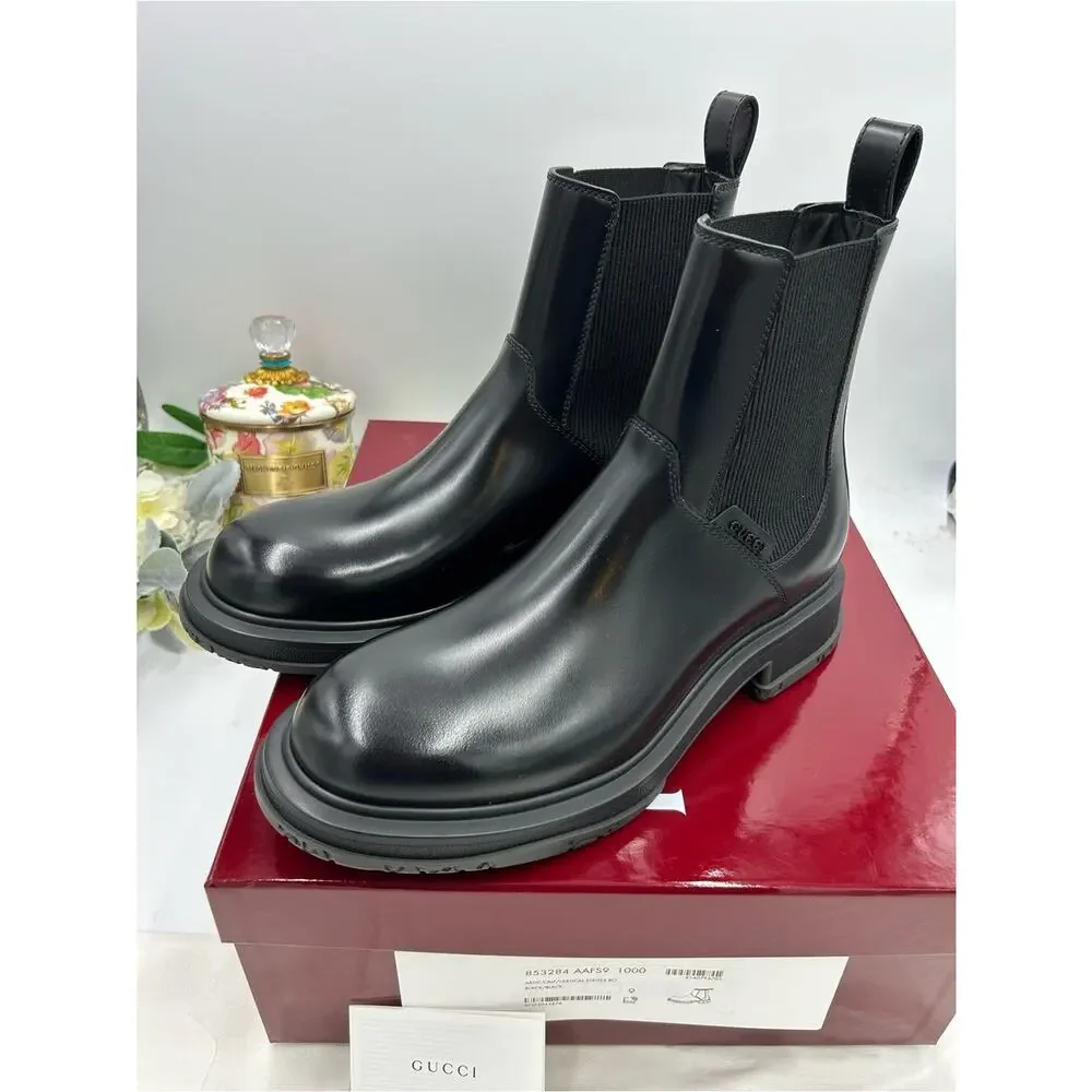 Men's Gucci, black leather Chelsea boots size 9, fits 9.5 US made in Italy